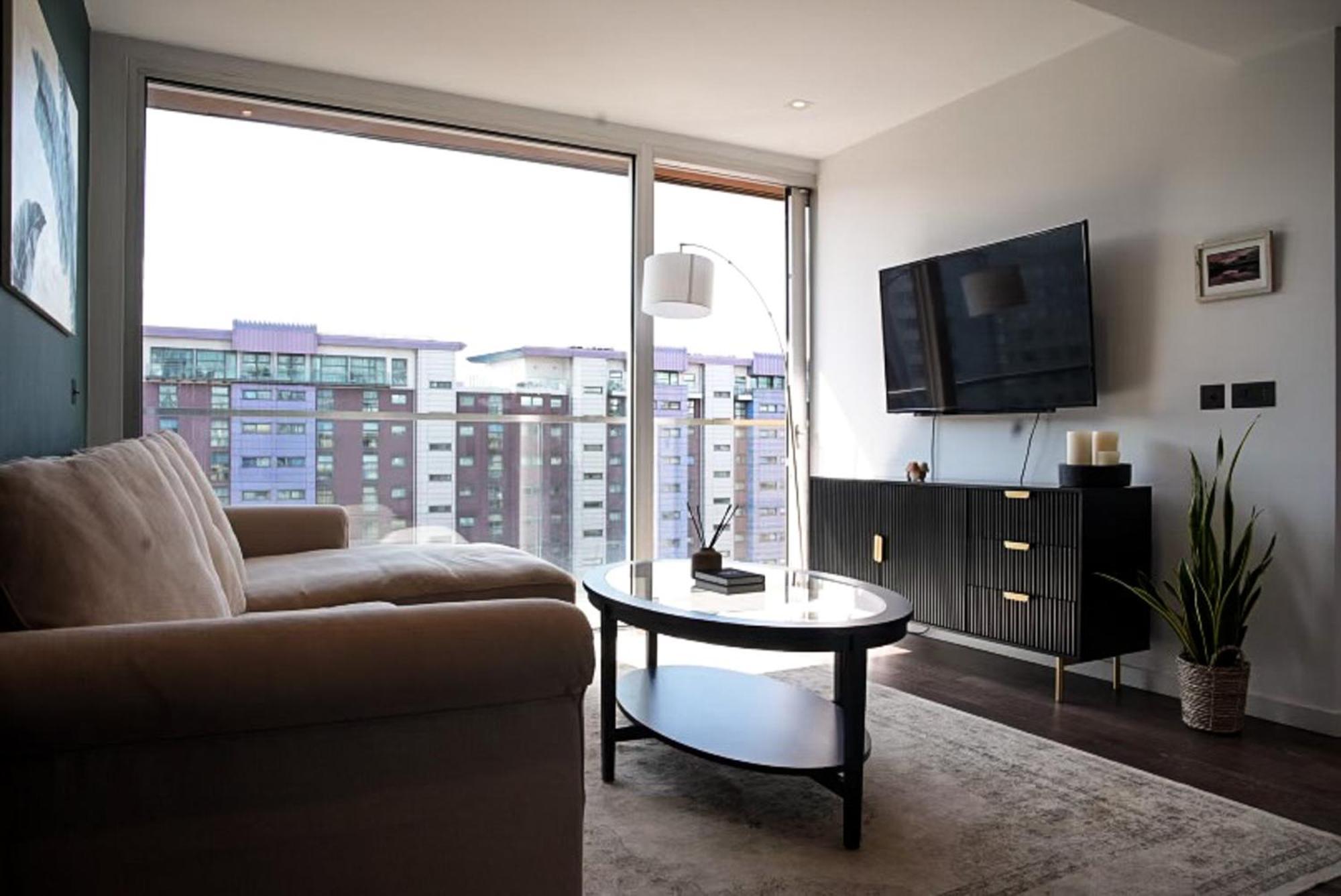 Apartamento Chic Luxury Living In Battersea Power Station Londres Exterior foto